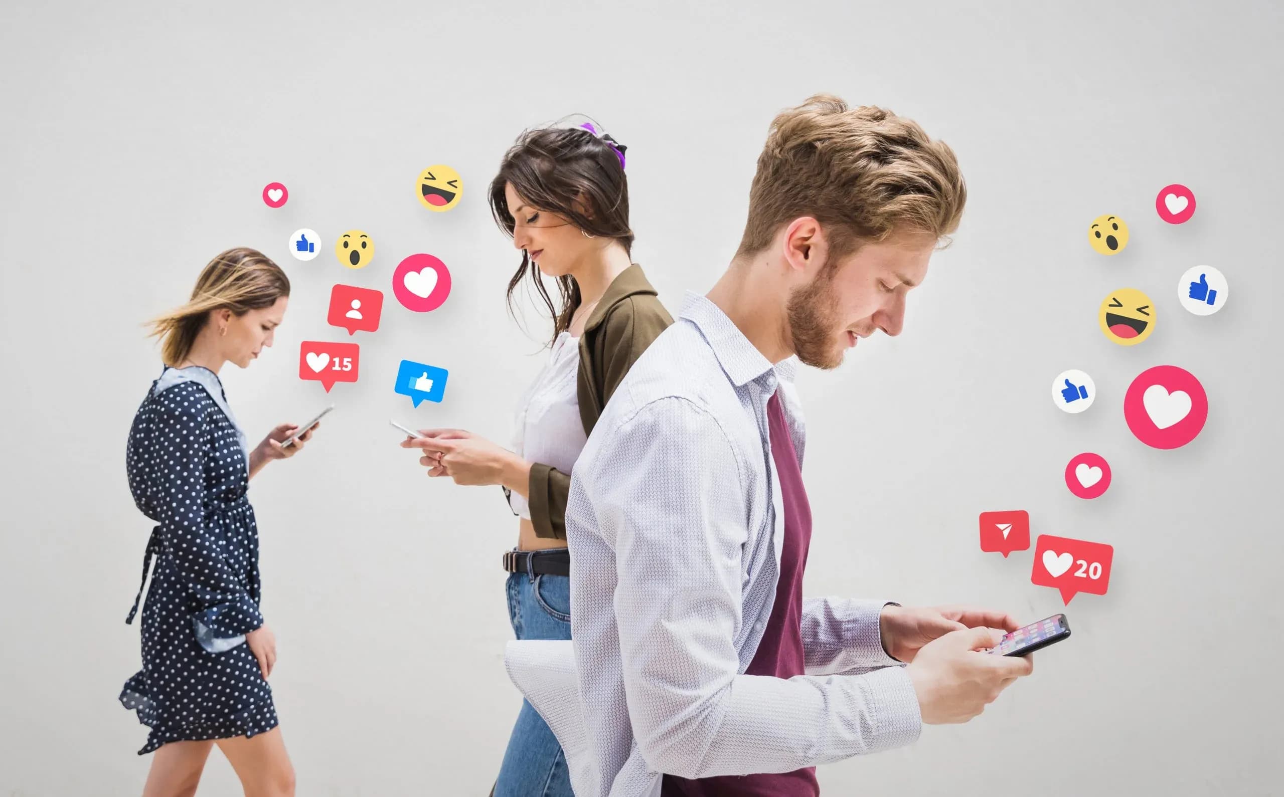 medium-shot-people-addicted-social-media-scaled
